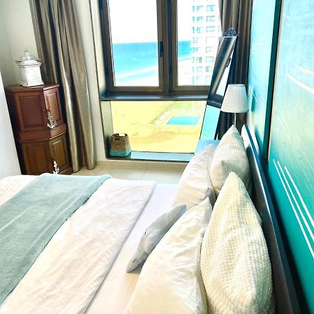 Beach Apartment- Breathtaking Views With Bomb Shelter Herzliya Экстерьер фото