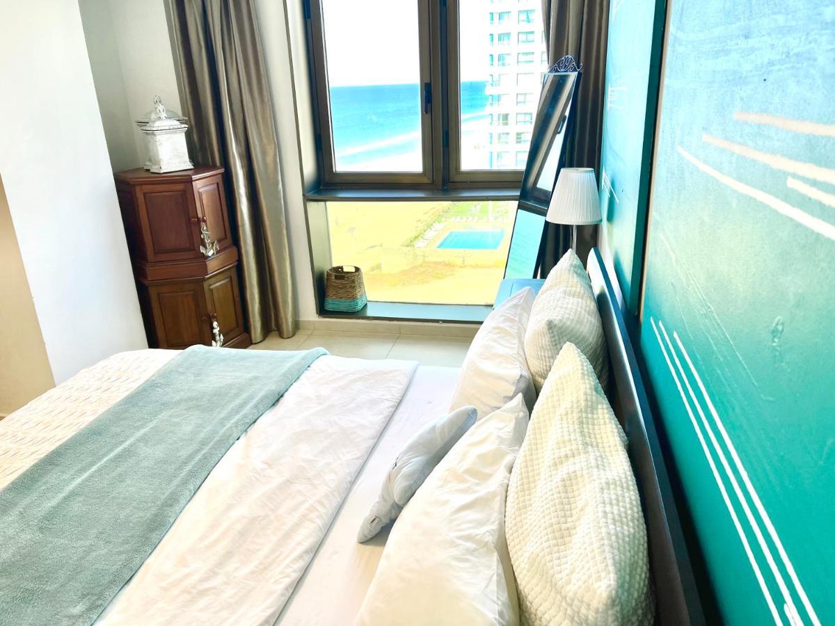 Beach Apartment- Breathtaking Views With Bomb Shelter Herzliya Экстерьер фото