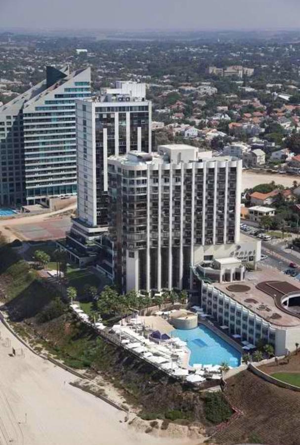 Beach Apartment- Breathtaking Views With Bomb Shelter Herzliya Экстерьер фото