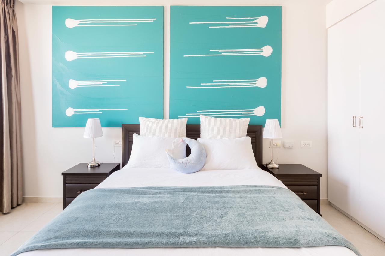 Beach Apartment- Breathtaking Views With Bomb Shelter Herzliya Экстерьер фото